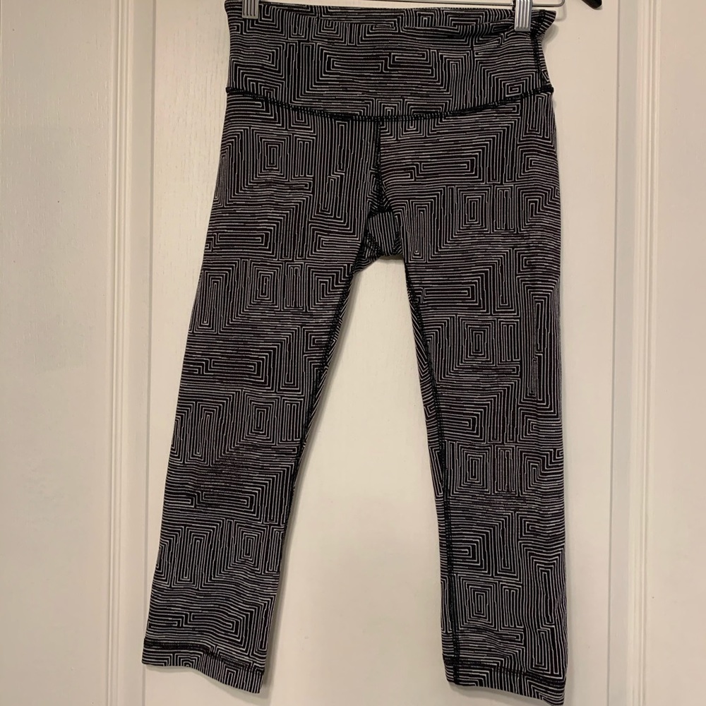 Lululemon Wunder Under cropped legging size 4